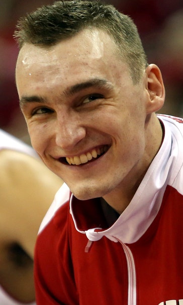 Statement sent: Judging by his play Saturday, Badgers' Dekker feeling fine